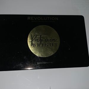 MAKEUP REVOLUTION PALETTE